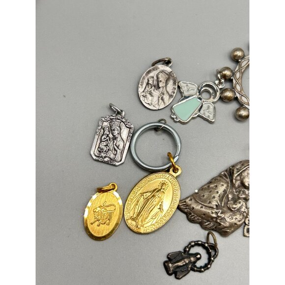 Lot of 9 Vintage Religious Medals & Crosses Christian Charms Catholic Pendants - Picture 6 of 7
